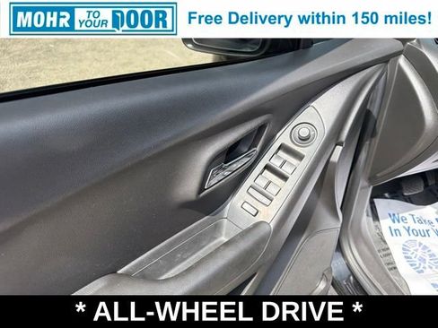Used 2021 Chevrolet Trax LT AWD/4WD image 13