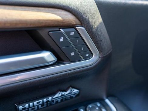 Used 2022 Chevrolet Silverado 1500 High Country w/ High Country Premium Package AWD/4WD image 23