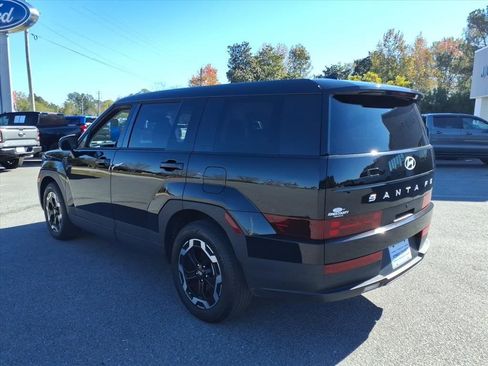 Used 2025 Hyundai Santa Fe SE image 4