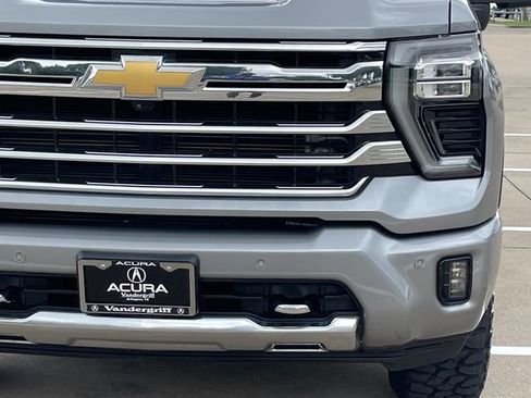 Used 2024 Chevrolet Silverado 2500 High Country AWD/4WD image 8