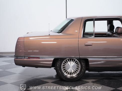 Used 1995 Cadillac De Ville Sedan FWD image 23