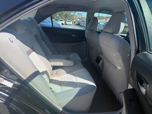 Used 2013 Toyota Camry LE image 12