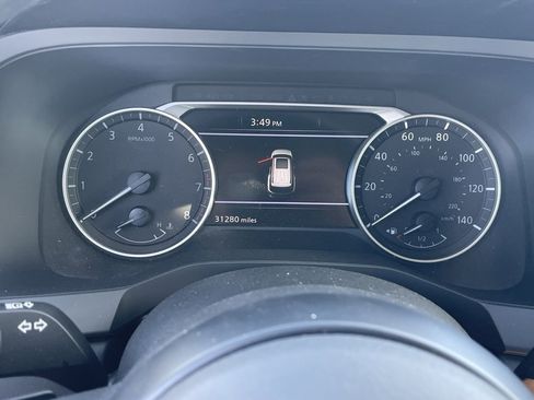 Used 2024 Nissan Pathfinder S image 6