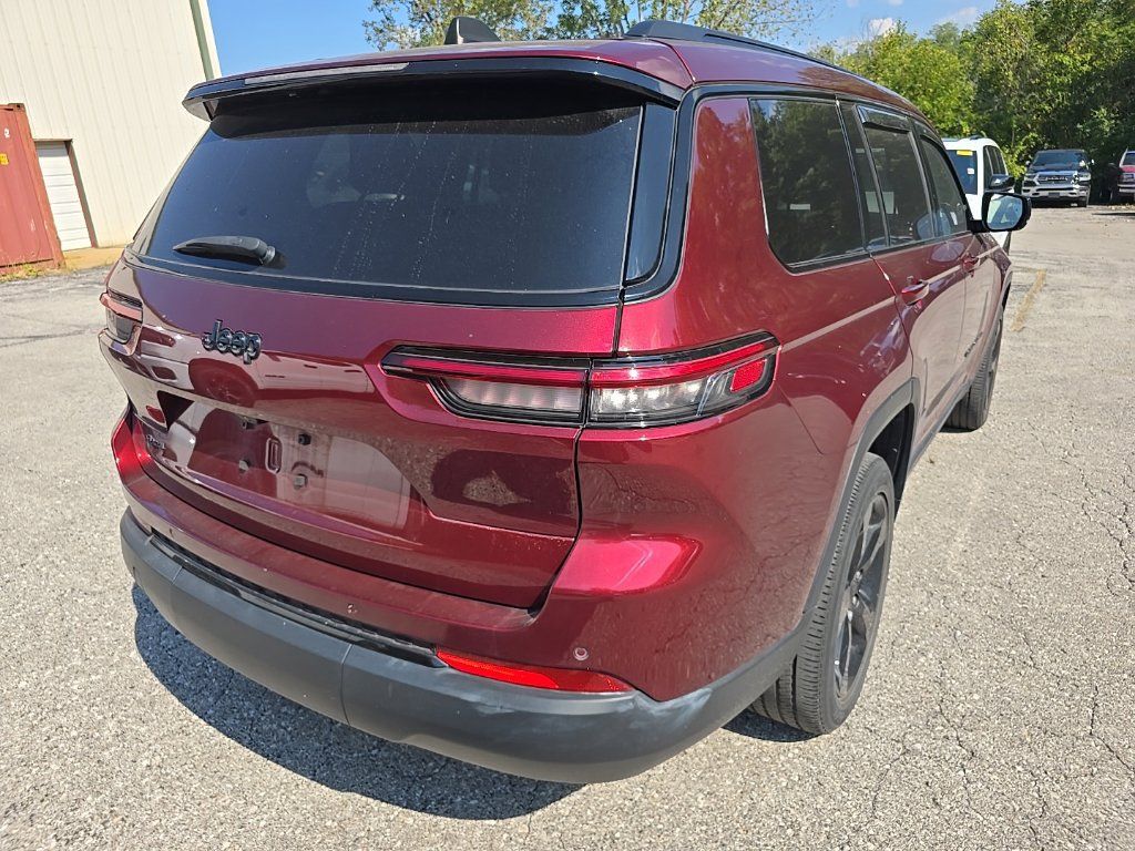 Used 2023 Jeep Grand Cherokee L Laredo AWD/4WD image 7