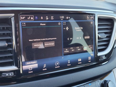 Used 2024 Chrysler Pacifica Touring-L image 17