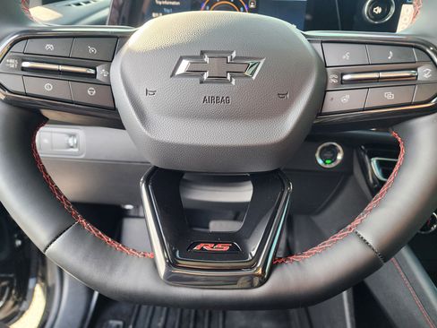 Used 2025 Chevrolet Traverse RS image 30