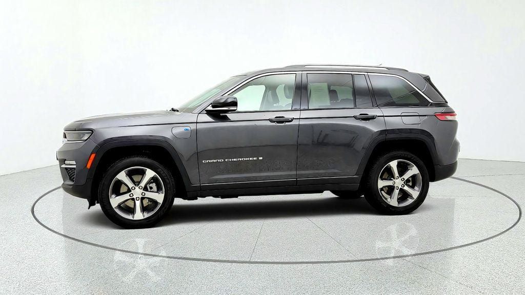 Used 2023 Jeep Grand Cherokee 4WD 4xe image 8