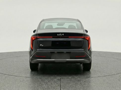 Used 2025 Kia K4 LXS image 7