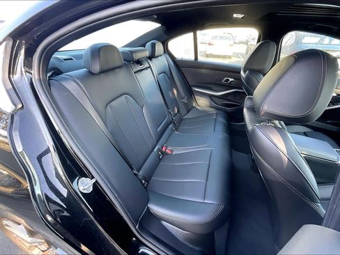 Used 2025 BMW 330i xDrive Sedan w/ Convenience Package image 28