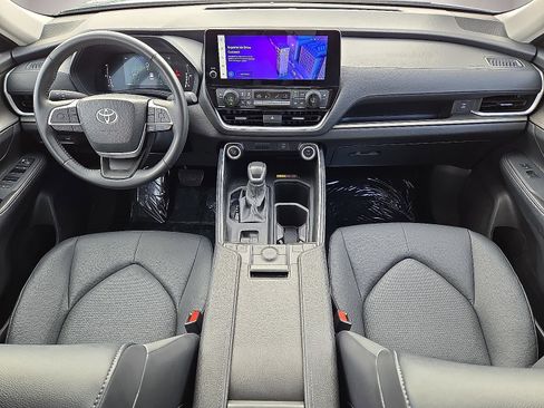 Used 2025 Toyota Grand Highlander FWD image 18