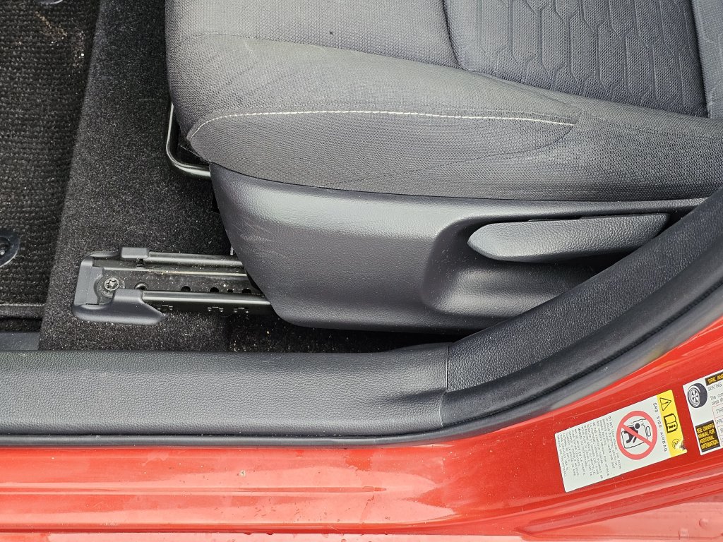 Used 2019 Toyota Corolla SE FWD image 17