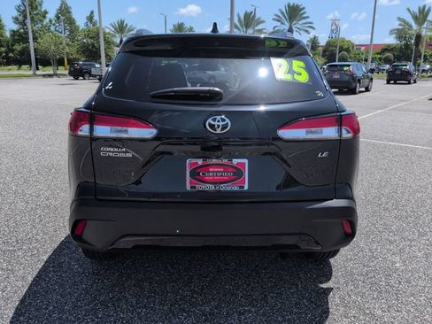 Certified 2025 Toyota Corolla Cross LE FWD image 5