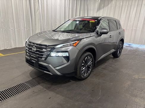 Certified 2025 Nissan Rogue SL w/ Tech Package image 6