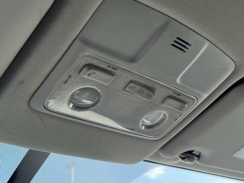 Used 2015 Toyota RAV4 LE FWD image 39