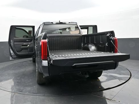 Used 2025 Toyota Tundra SR5 w/ SR5 Convenience Package AWD/4WD image 34
