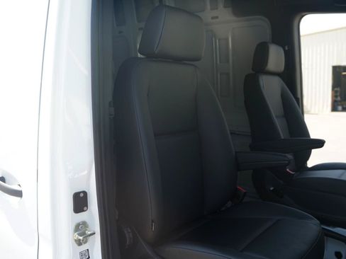 Used 2025 Mercedes-Benz Sprinter 2500 image 26