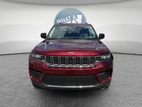 Used 2023 Jeep Grand Cherokee Laredo w/ Luxury Tech Group I AWD/4WD image 9