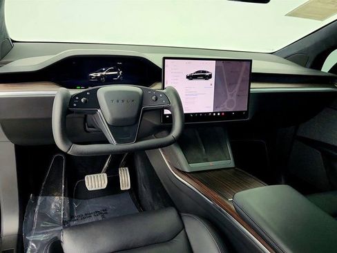 Used 2022 Tesla Model X AWD w/ 6 Seat Interior image 12