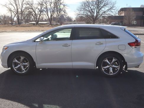 Used 2014 Toyota Venza XLE image 9