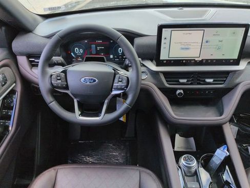 New 2026 Ford Explorer Platinum image 16