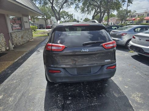 Used 2014 Jeep Cherokee Latitude FWD image 7