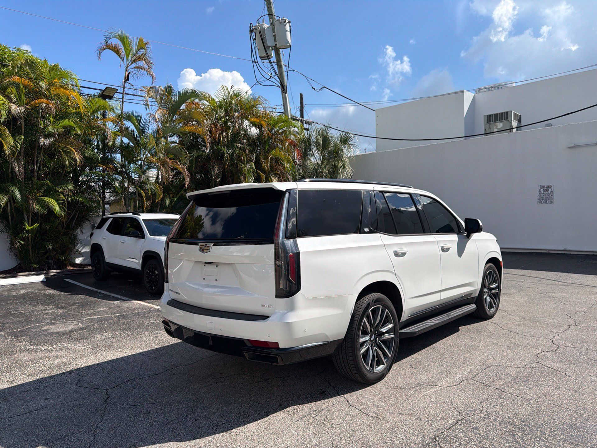 Used 2021 Cadillac Escalade Sport w/ Driver Assist Tech Package AWD/4WD image 5
