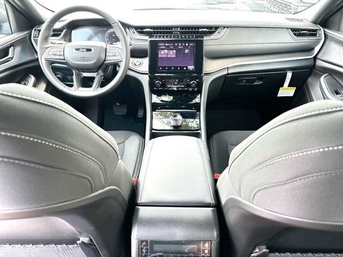 New 2026 Jeep Grand Cherokee L 2WD image 25