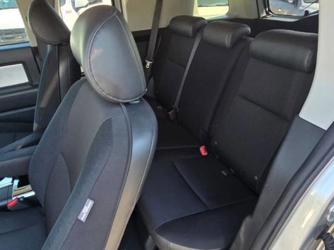 Used 2007 Toyota FJ Cruiser 4WD image 10