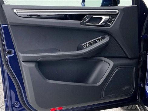 Used 2023 Porsche Macan image 23