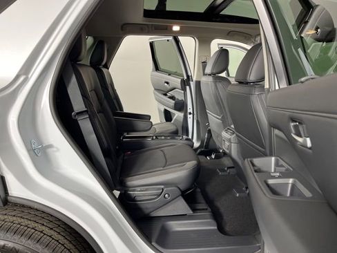 New 2026 Nissan Pathfinder SL w/ SL Premium Package image 50