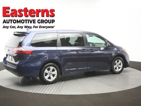 Used 2019 Toyota Sienna L FWD image 41