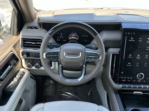 New 2026 GMC Yukon Denali w/ Denali Reserve Package image 14
