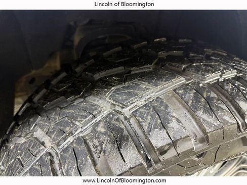 Used 2014 GMC Sierra 1500 SLT w/ SLT Crew Cab Value Package image 11