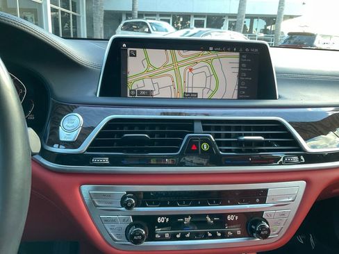 Used 2022 BMW 750i xDrive w/ Executive Package image 20