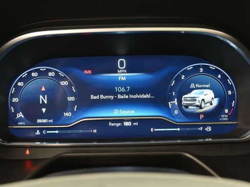 Used 2024 Chevrolet Suburban LT image 37