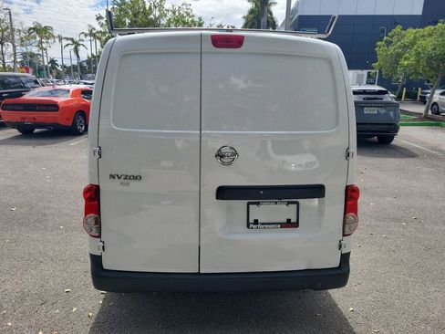 Certified 2018 Nissan NV200 S image 7
