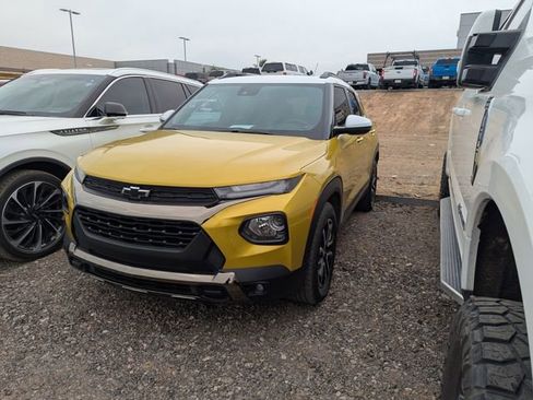 Used 2023 Chevrolet TrailBlazer ACTIV w/ Sun and Liftgate Package FWD image 2