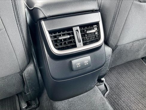 Used 2022 Subaru Legacy Premium AWD/4WD image 32