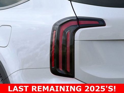 New 2025 Kia Telluride SX Prestige X-Line AWD/4WD image 11