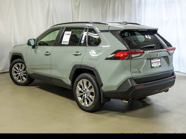 Used 2021 Toyota RAV4 XLE Premium AWD/4WD image 8