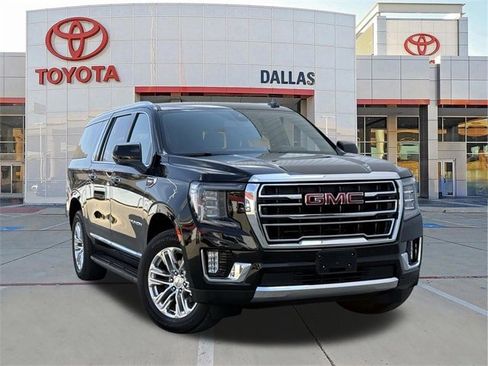 Used 2021 GMC Yukon XL SLT image 1