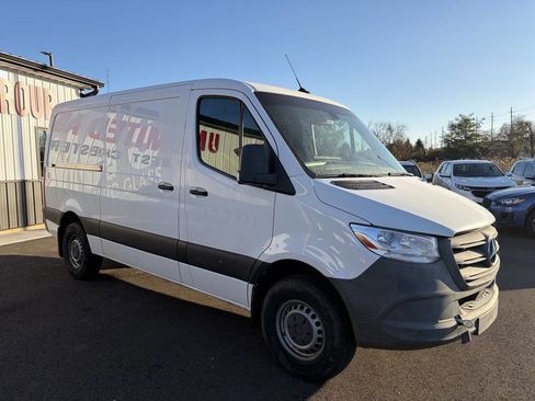 Used 2019 Mercedes-Benz Sprinter 144 w/ Driver Convenience Package image 5