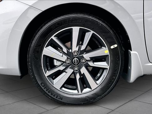 New 2025 Nissan Versa SV image 11