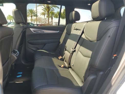 Used 2023 Cadillac XT6 Luxury image 12