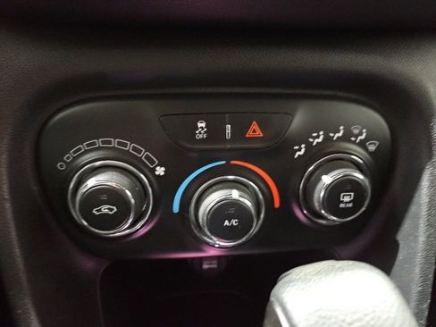 Used 2016 Dodge Dart SE w/ Convenience Group image 17