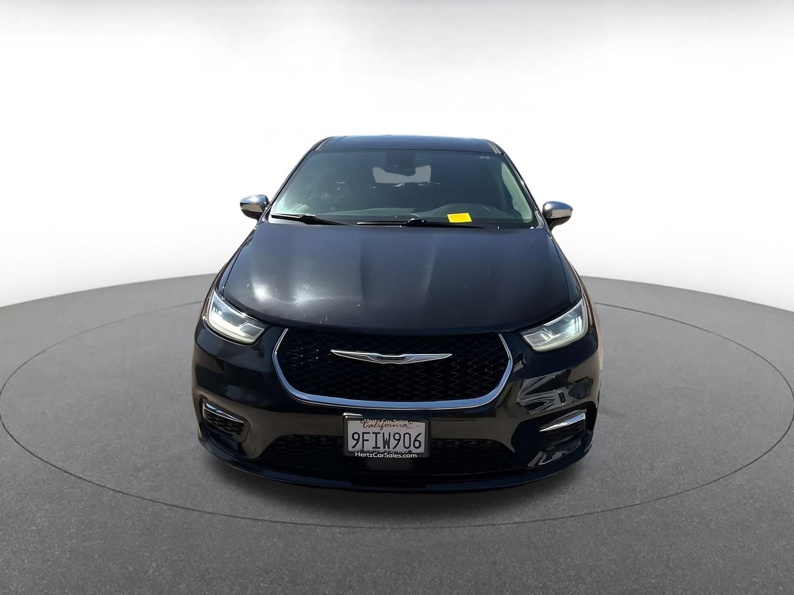 Used 2023 Chrysler Pacifica Limited FWD image 4
