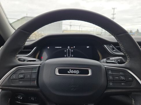 Certified 2023 Jeep Grand Cherokee L Limited image 32