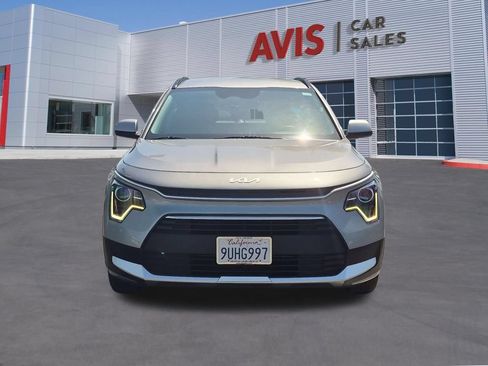 Used 2025 Kia Niro LX FWD image 2