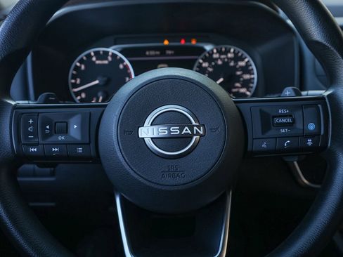 Used 2023 Nissan Rogue SV image 25