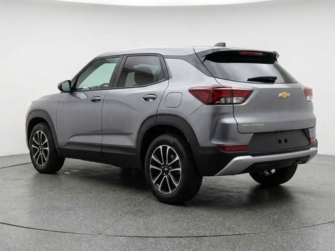 Used 2025 Chevrolet TrailBlazer LT image 6